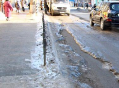 «Горжилкомхоз» Кирсанова ответит за то, что по тротуарам города невозможно пройти 