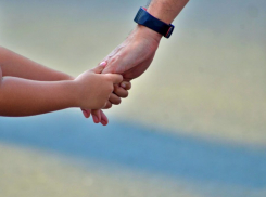 В Мичуринске женщина заставляла 5-летнюю девочку попрошайничать