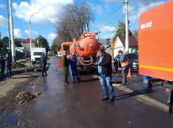 На улице Гастелло после коммунальной аварии восстановили движение транспорта