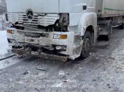 Во время сильного снегопада в Мичуринском округе столкнулись 5 автомобилей