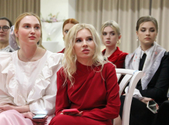 Тамбовский модельер представила «взрывную» коллекцию «под старину»