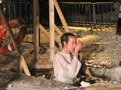 В Тамбовской области под ледяным дождём 7 тысяч человек окунулись в купели