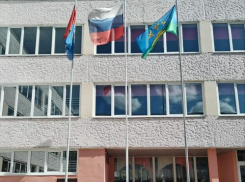 Возле школ Тамбова дополнительно установят флаги города