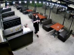 Полицейские нашли подозреваемую в краже сумки в кафе Набережной Тамбова