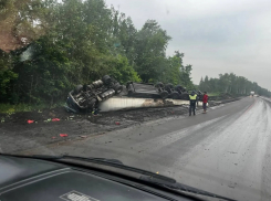 В Тамбовской области перевернулся грузовик с пивом