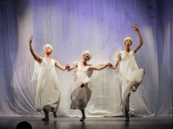 До открытия театрального сезона в драмтеатре остается меньше месяца