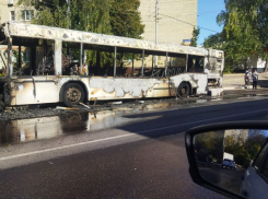 В центре Тамбова сгорел автобус