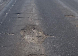 Тамбовчане жалуются на разбитые дороги, грязь и проблемы с отоплением