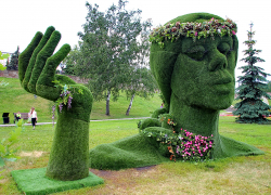 В Тамбове поставили «зелёную бабу Собянина»