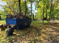 В субботнике в «Усадьбе Асеевых» приняло участие более 70 человек