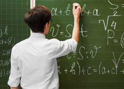 В Тамбовской области некому преподавать математику, информатику и физику