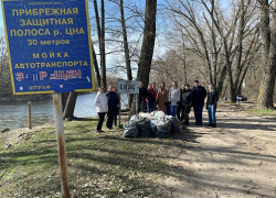 В Тамбове начали убирать от мусора берега рек