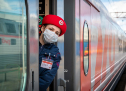 Маски в поездах и на ж/д вокзалах останутся обязательными
