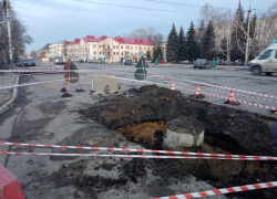 При восстановлении дорожного полотна на Гастелло использовался строительный мусор