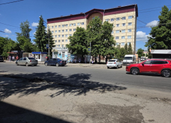 Ларьки у областной больницы в Тамбове могут убрать ради расширения тротуара