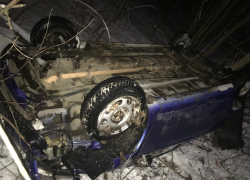 В новогоднюю ночь под Мичуринском перевернулся автомобиль