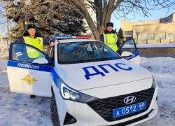 Тамбовские полицейские помогли автомобилисту, попавшему в ДТП