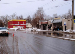 Тамбовчанка попала под колеса иномарки на пешеходном переходе 