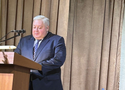 Игорь Захаров переизбран главой Бондарского округа