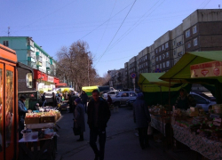 Массу нарушений обнаружила проверка в палатке, торгующей молоком и мясом на Куйбышева