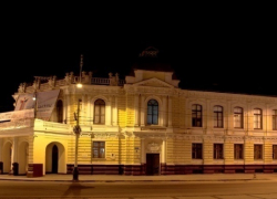 Остановка транспорта возле драмтеатра будет запрещена
