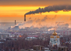 Целый микрорайон областного центра уходит под воду 