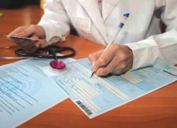 Уголовное дело тамбовского врача, выдававшего больничные за деньги, направлено в суд