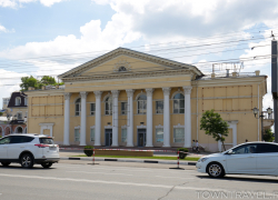 Фасад кинотеатра «Родина» должны отреставрировать к ноябрю