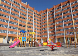 Спустя 10 лет обманутые дольщики получили ключи от своих квартир на Московской, 30А