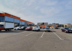 Власти и владельцы ТЦ не могут договориться об установке дорожных знаков у автовокзала