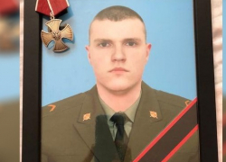 В Мичуринске осквернённую могилу бойца Росгвардии привели в порядок