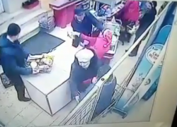 Ревнивый муж, пытавшийся убить жену в магазине, получил реальный срок