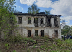 Руины усадьбы Плевако в Староюрьевском районе очистили от мусора