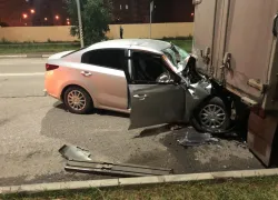 На севере Тамбова женщина на «Kia Rio» врезалась в припаркованную фуру