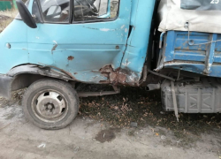 В Рассказове «ГАЗель» столкнулась с «двенадцатой»: пассажирке «ВАЗа» потребовалась госпитализация