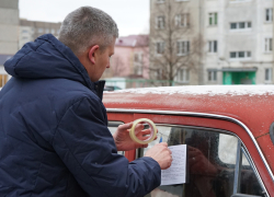 Двор на улице Чичерина в Тамбове очистят от блокираторов парковок и брошенных автомобилей