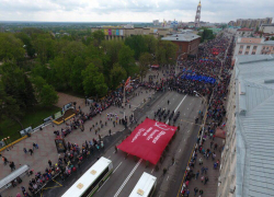 Победная колонна движется по Тамбову