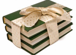 Случайные прохожие в Тамбове получили книги в подарок