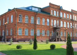 В Тамбове закрывать 7 гимназию пока не планируется