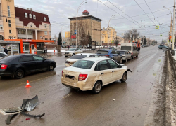 В центре Тамбова водитель «Лады» устроил кучу-малу из 5 автомобилей