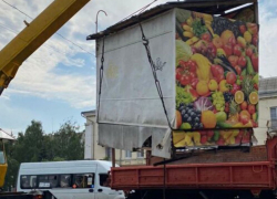 В Тамбове ликвидируют незаконные палатки на Гастелло и Карла Маркса