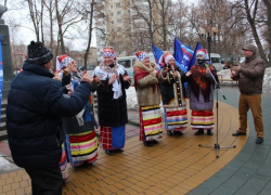 Масленица пришла в сквер Баратынского 
