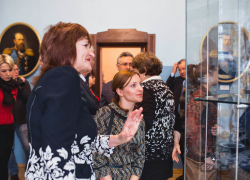 В усадьбе Асеевых закрывается выставка уникального датского королевского фарфора