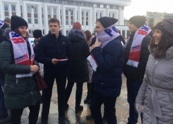 Тамбовские студенты спели гимн на площади Ленина 
