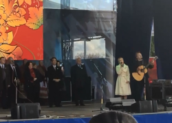 Наталия Макаревич на Покровской ярмарке спела песню Олега Митяева (видео)