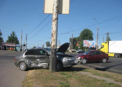 «Toyota» врезалась в легковушку с двумя детьми на юге Тамбова 