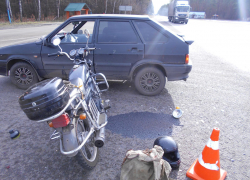 На трассе в Тамбовской области пожилой мопедист получил травмы, выехав на встречку
