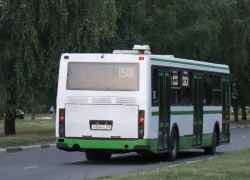 Беременная тамбовчанка чуть не выпала  на ходу из автобуса