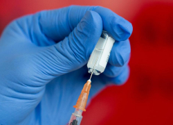 Тамбовские полицейские в углях костра нашли вакцину от коронавируса