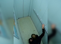 В Тамбове поймали любителя испражняться в лифте